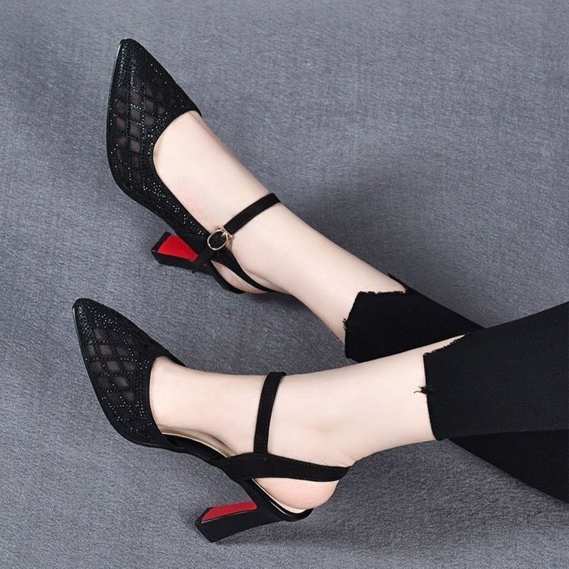 Ausgehöhlte atmungsaktive Strass-Sandalen mit hohen Absätzen für Frauen