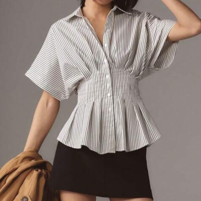 🌞Frühlingserwachen: 50% Rabatt!👕 Damen Gestreifte Tunika mit Smokbund & Peplum-Saum: Vertikale Streifen + Flutter-Ärmel – Figurbetont, atmungsaktiv & vielseitig für Büro & Freizeit